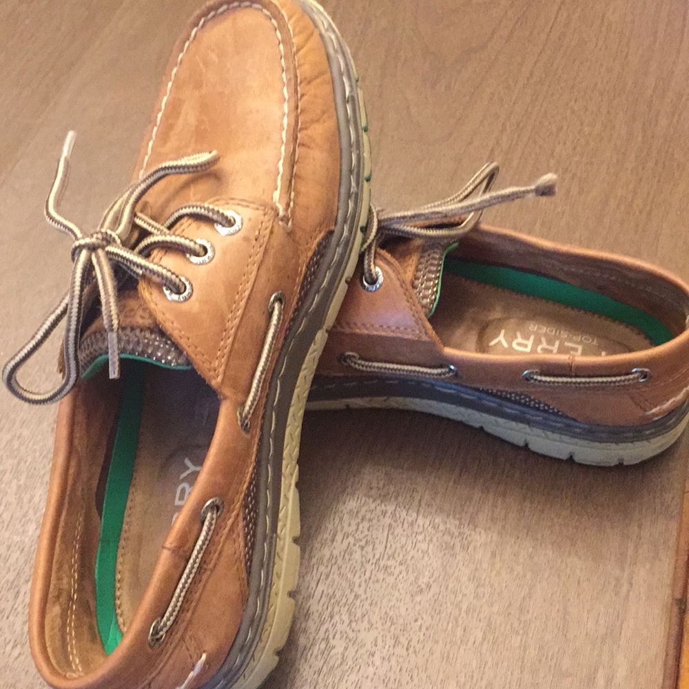 Gently used size 7.5 men’s Sherry’s